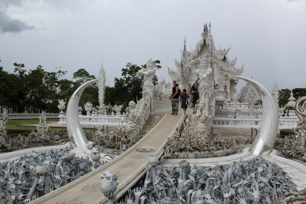 entrance white temple chiang rai