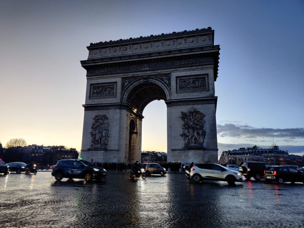 the arc de triomphe in Paris, France